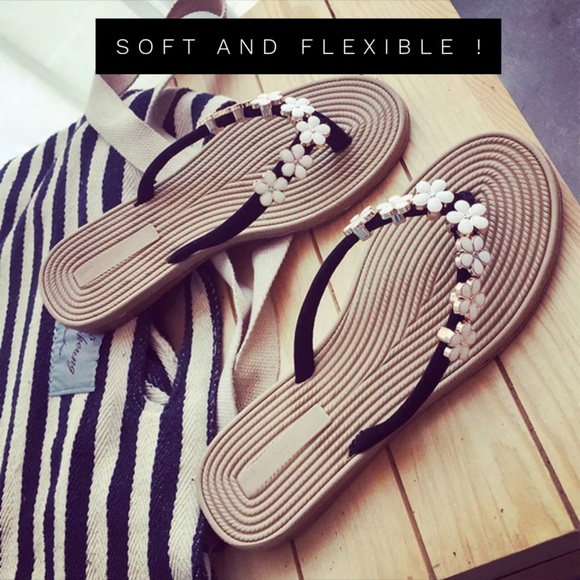 Quality made flip-flops/sandals Beautiful flowers - Picture 5 of 5